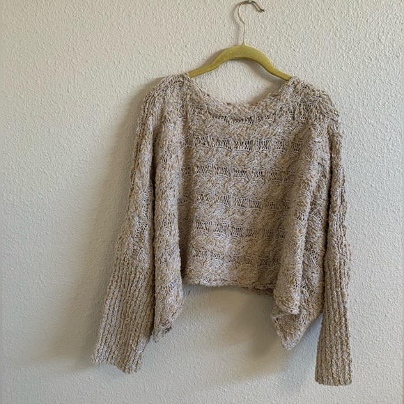 POL Oversized Sweater 🌴 - Picture 2 of 9